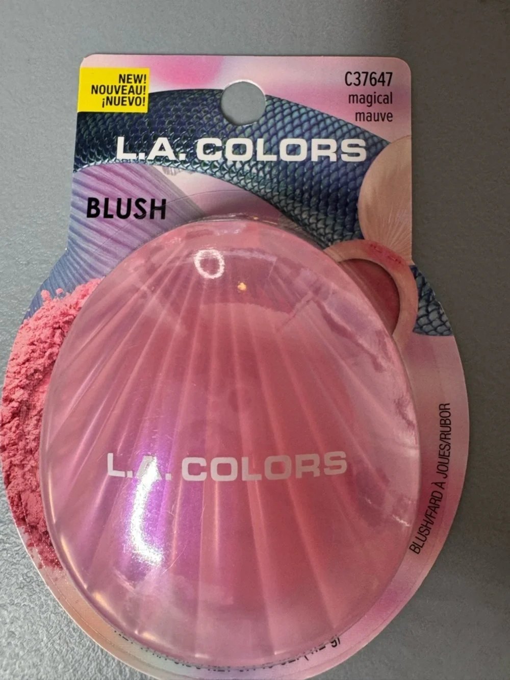 L.A. COLORS seashell shaped Blush Compact  in magical mauve summer pink beach